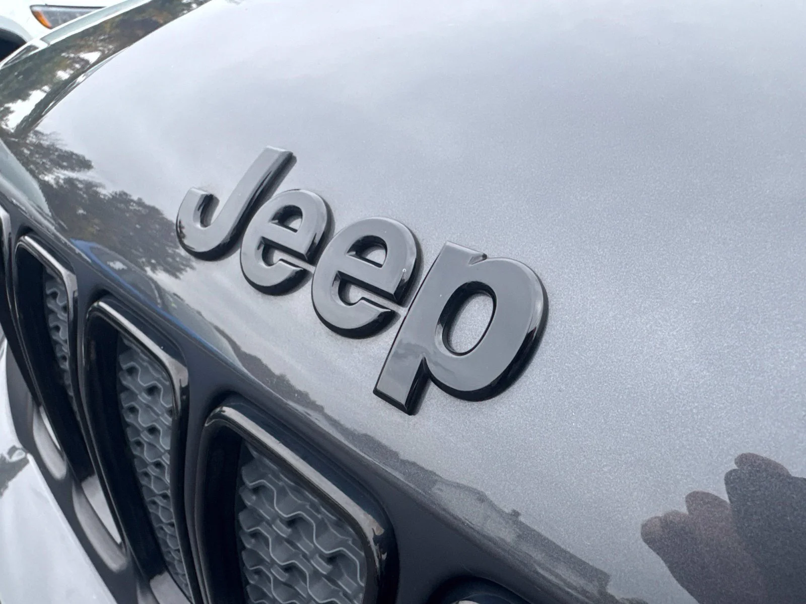 Used 2023 Graphite Gray Jeep Altitude image 14