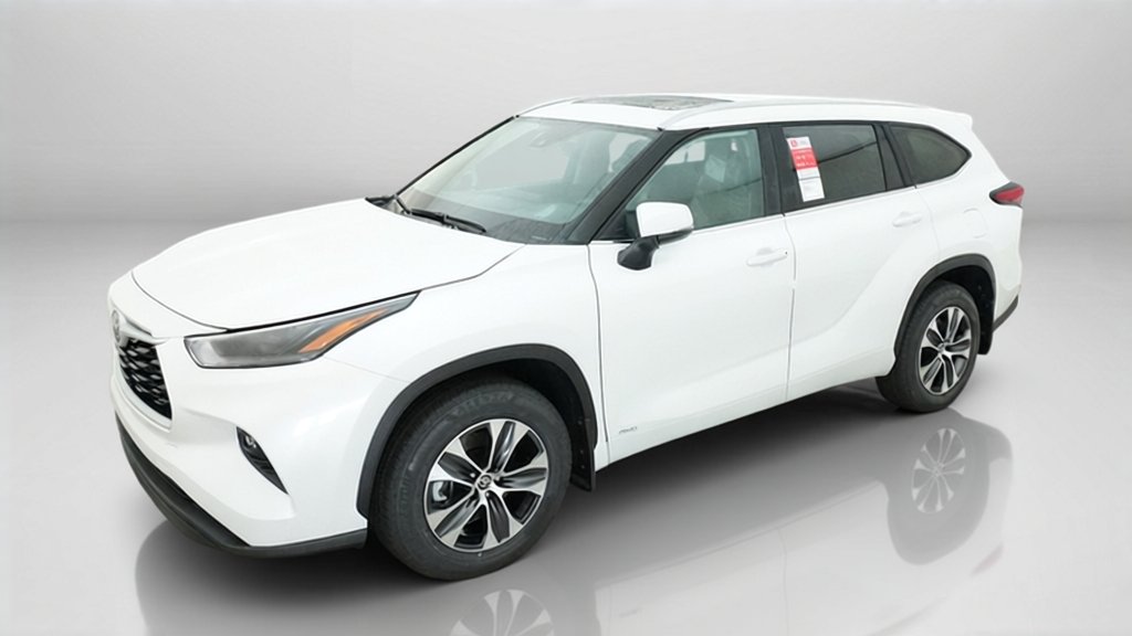 White (Wind Chill Pearl) 2026 Toyota Highlander Hybrid SUV / Crossover All-Wheel Drive 