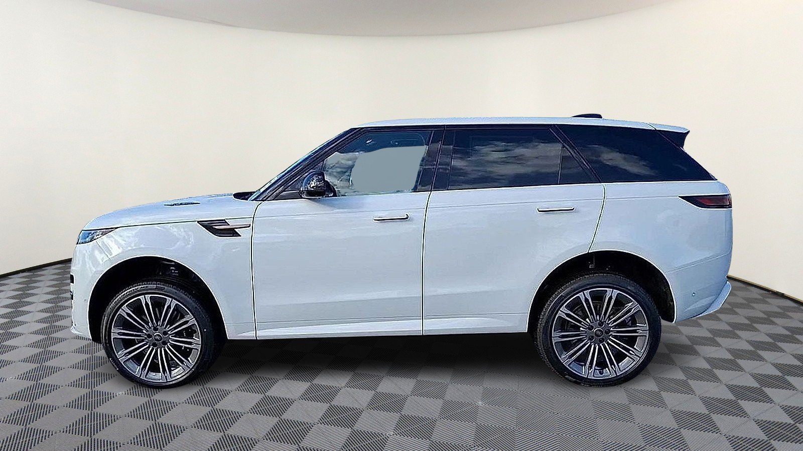 New 2025 Fuji White - 1AA Land Rover Dynamic SE image 5