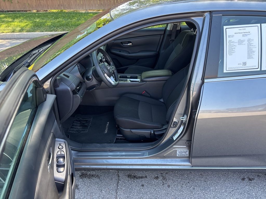 Used 2024 Gray Nissan SV image 9