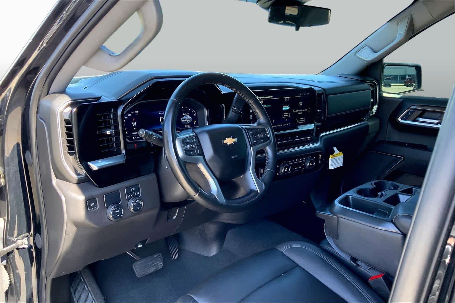 Used 2023 Black Chevrolet LT image 17