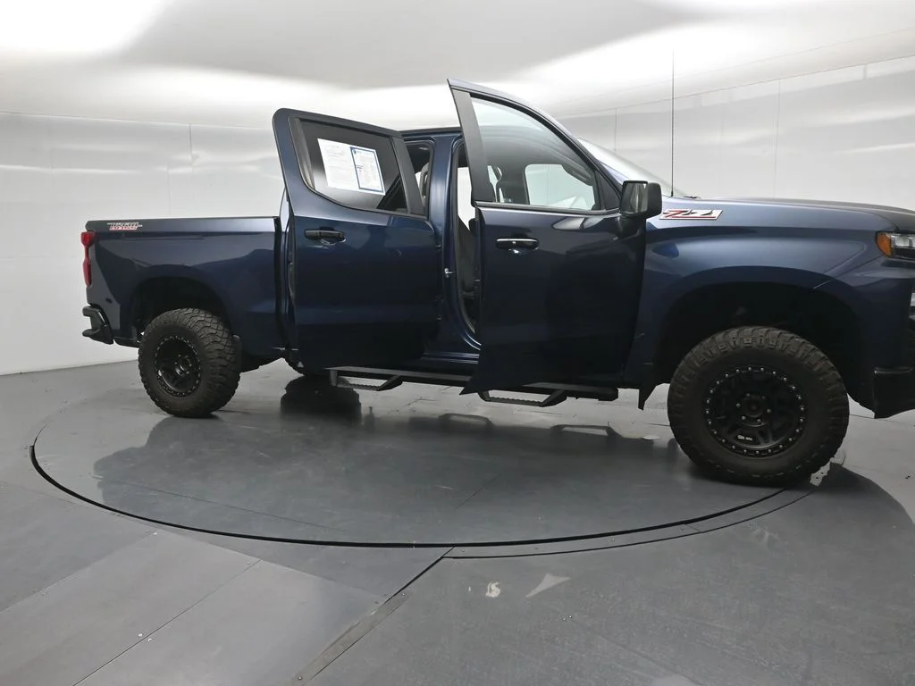 Used 2020 Blue Chevrolet LT Trail Boss image 33