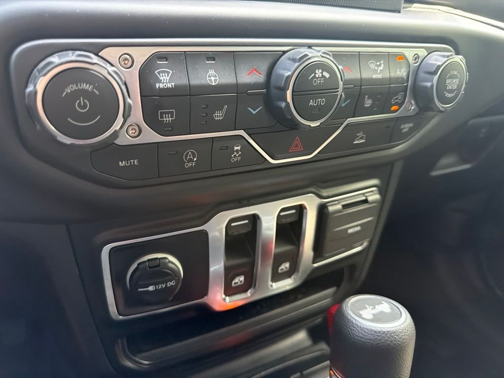 Used 2021 Crystal Metallic Jeep Willys image 29