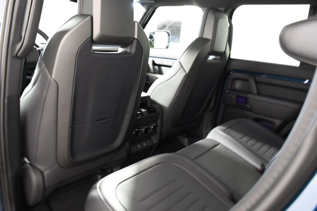 New 2026 Sargasso Blue Land Rover  image 27