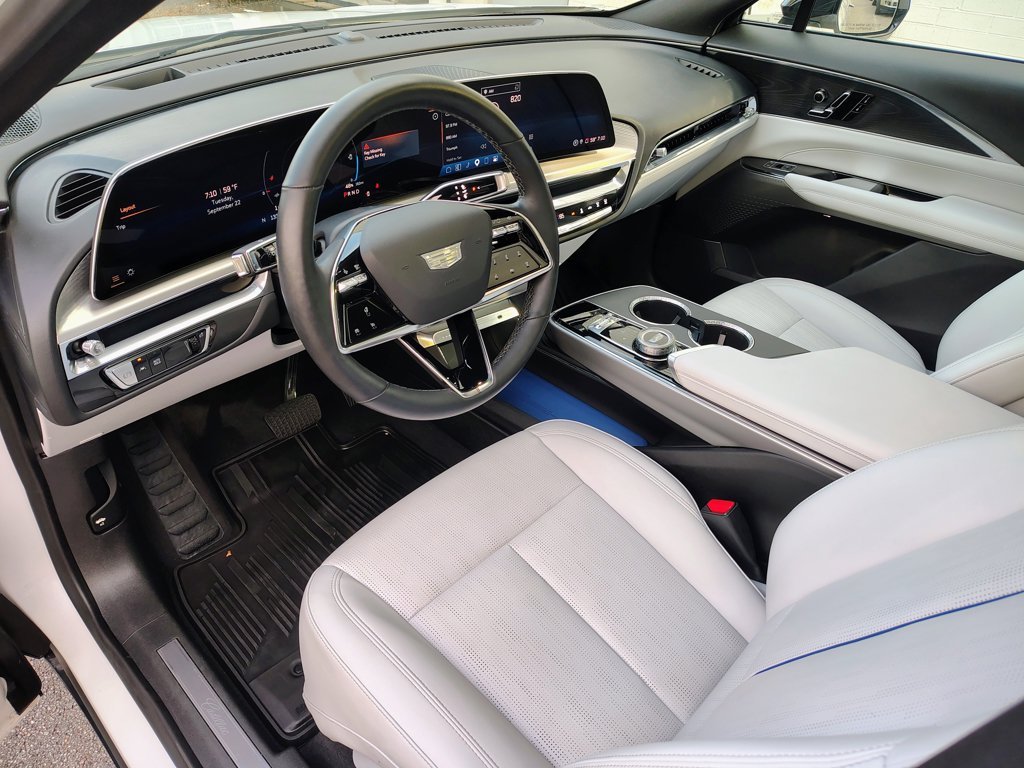 Used 2024 Crystal White Tricoat Cadillac Luxury 1 image 22
