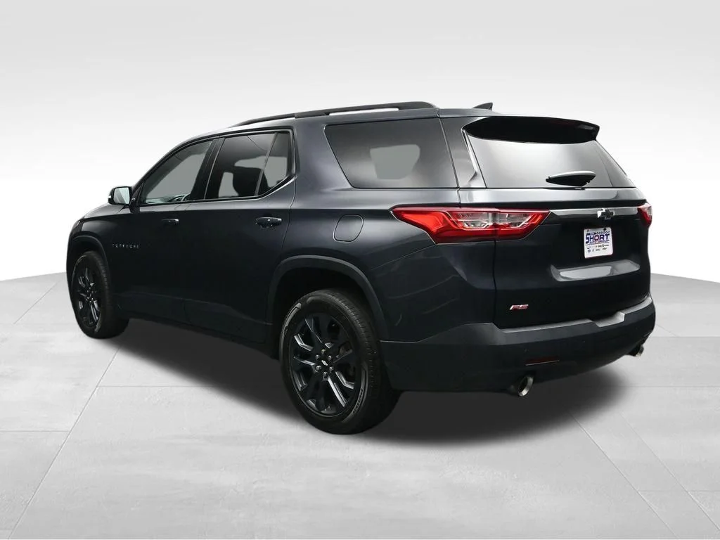Used 2019 Gray Chevrolet RS image 3