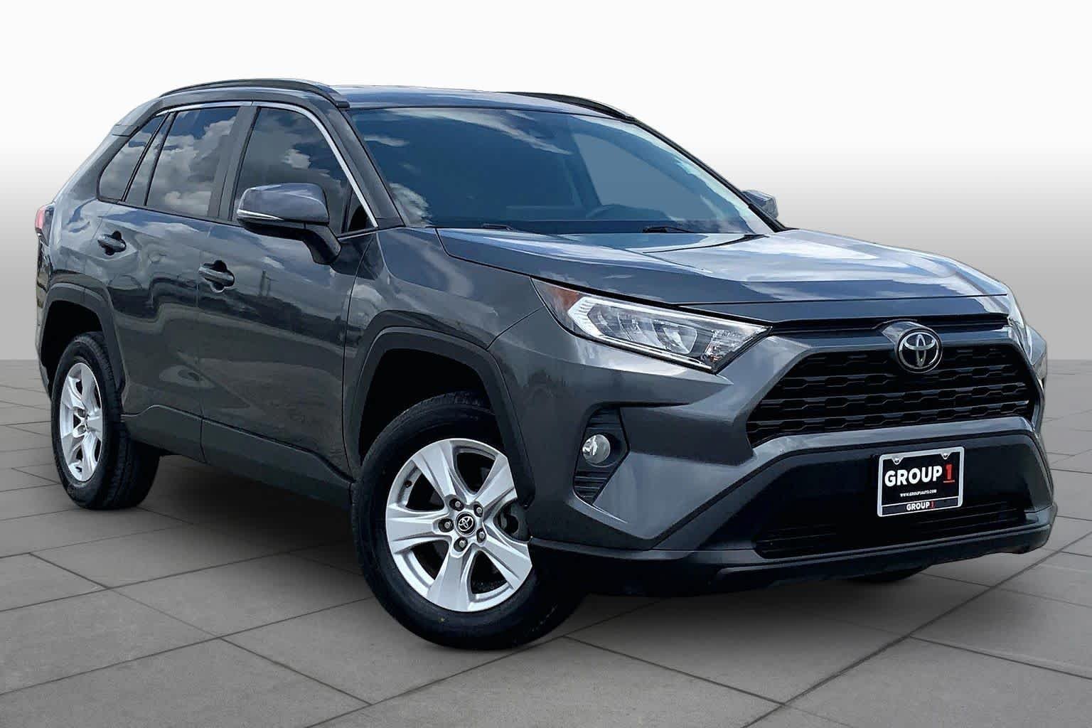 Used 2020 Magnetic Gray Metallic Toyota XLE image 3