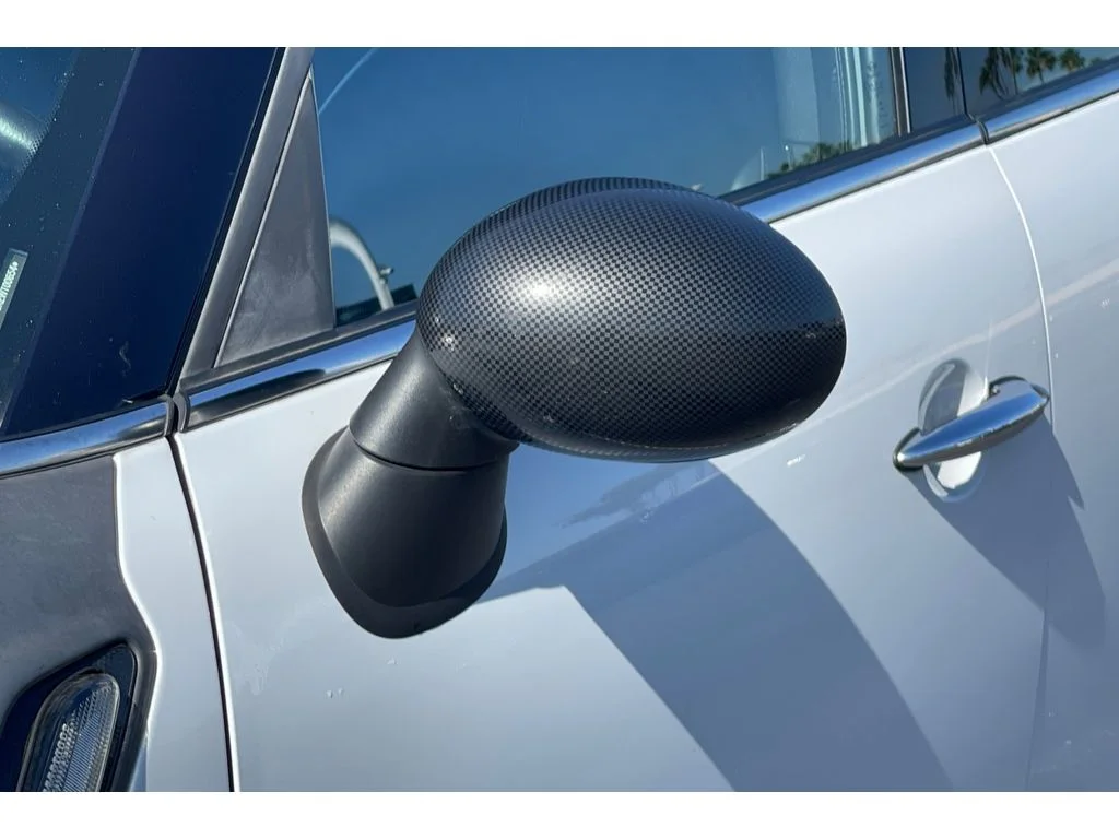 Used 2014 Light White MINI S image 19