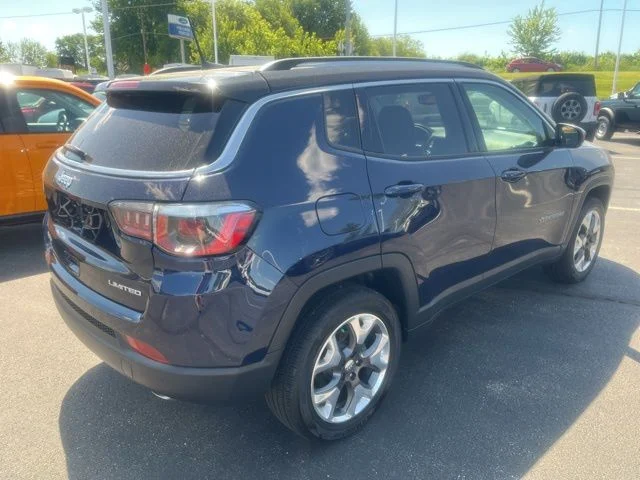 Used 2019 Jazz Blue Pearlcoat Jeep Limited image 5
