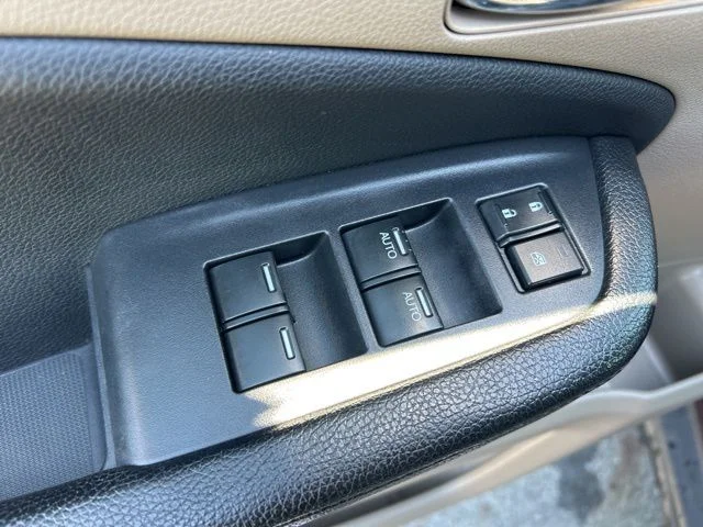 Used 2016  Honda EX-L image 11