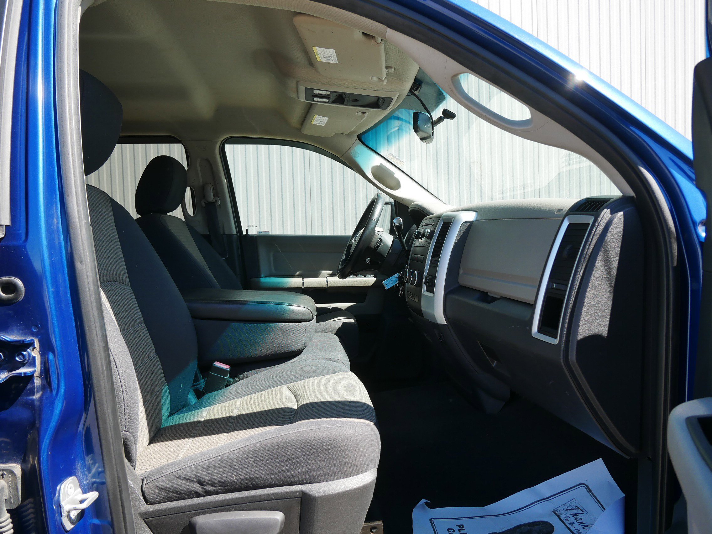 Used 2010 Deep Water Blue Pearl Dodge SLT image 14