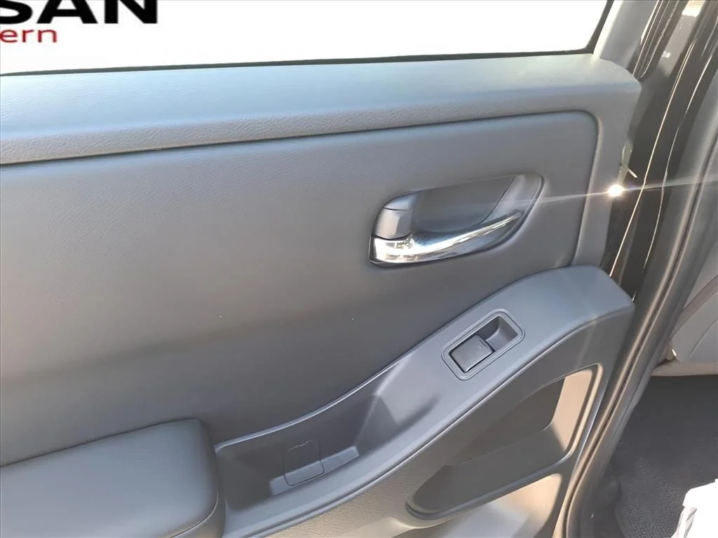 2026 Nissan Frontier SV - Photo 9