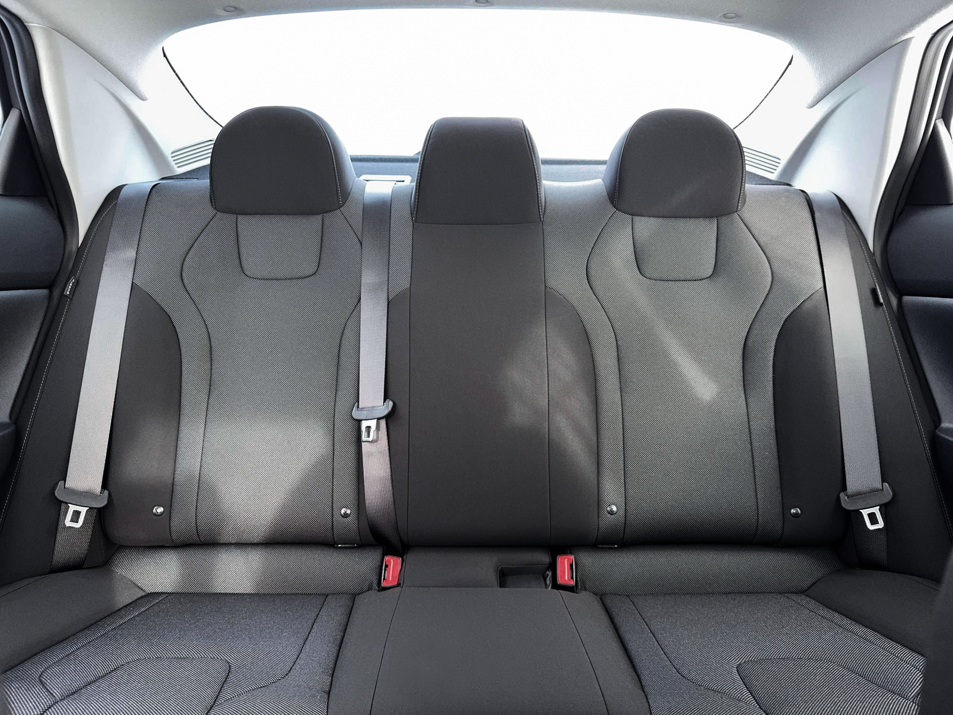 New 2026 Amazon Gray Hyundai SE image 16