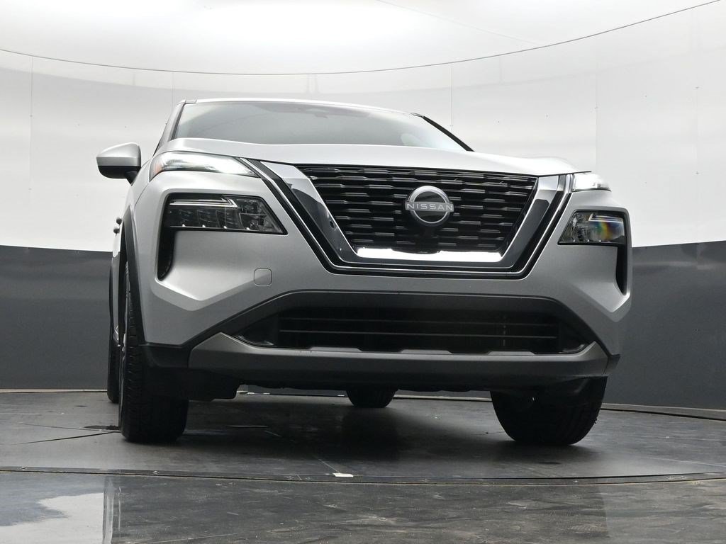 Used 2023 Brilliant Silver Metallic Nissan SV image 47