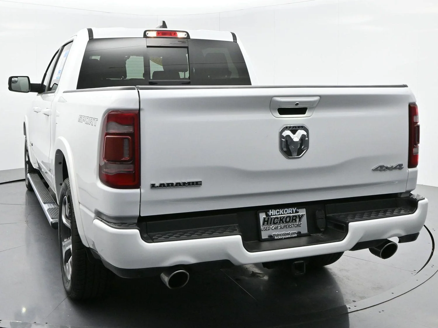 Used 2022 Bright White Clearcoat Ram Laramie image 6