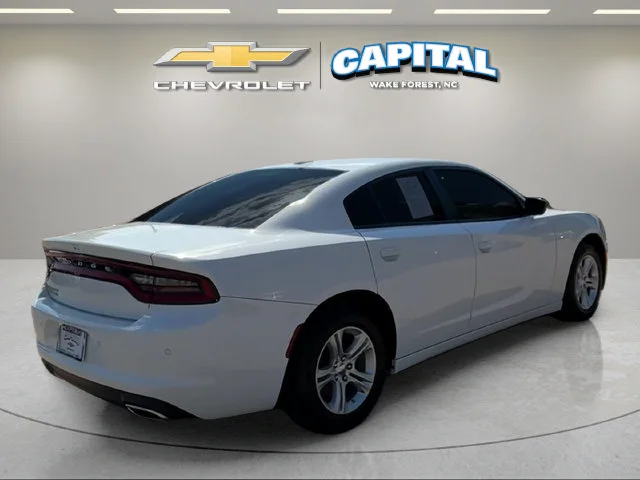 Used 2023 White Dodge SXT image 5