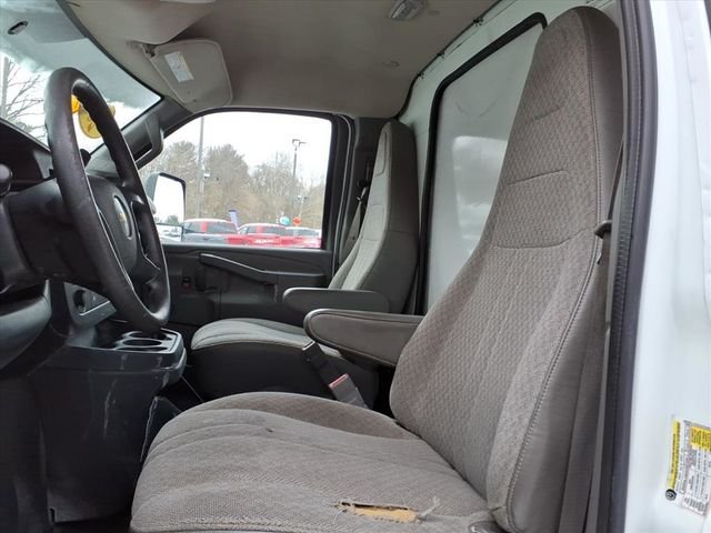 Used 2016 Summit White Chevrolet Work Van image 12