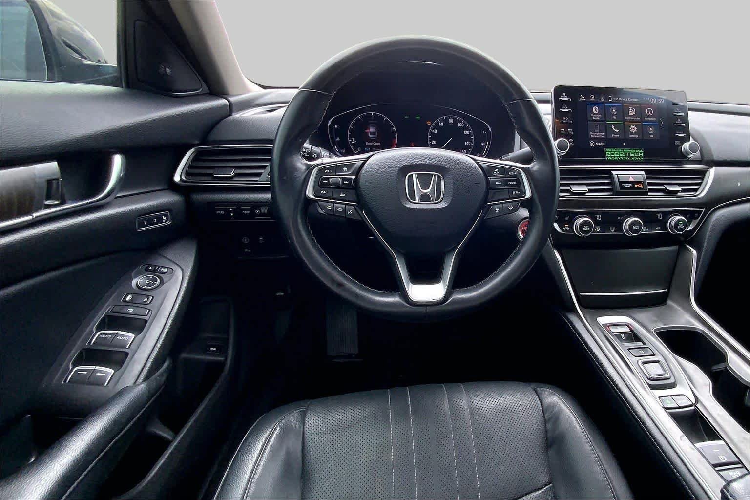 Used 2018 Crystal Black Pearl Honda Touring 2.0T image 5