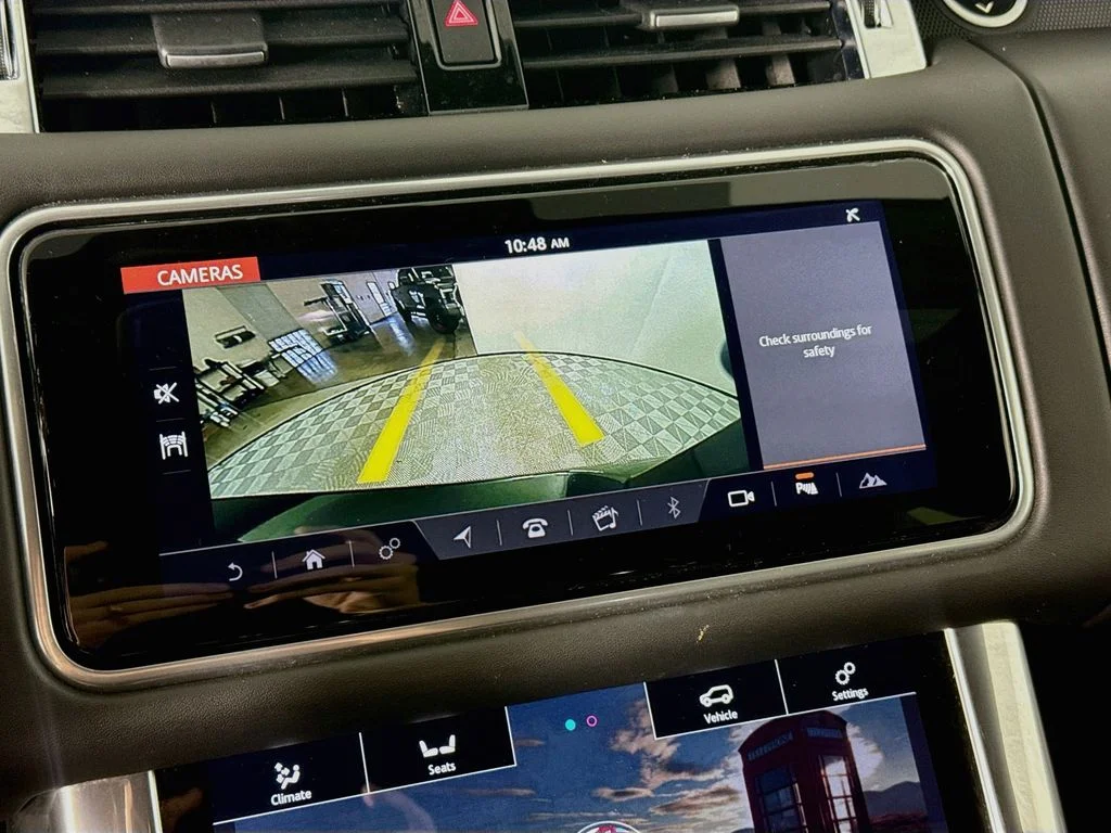 Used 2020  Land Rover HSE Dynamic image 15