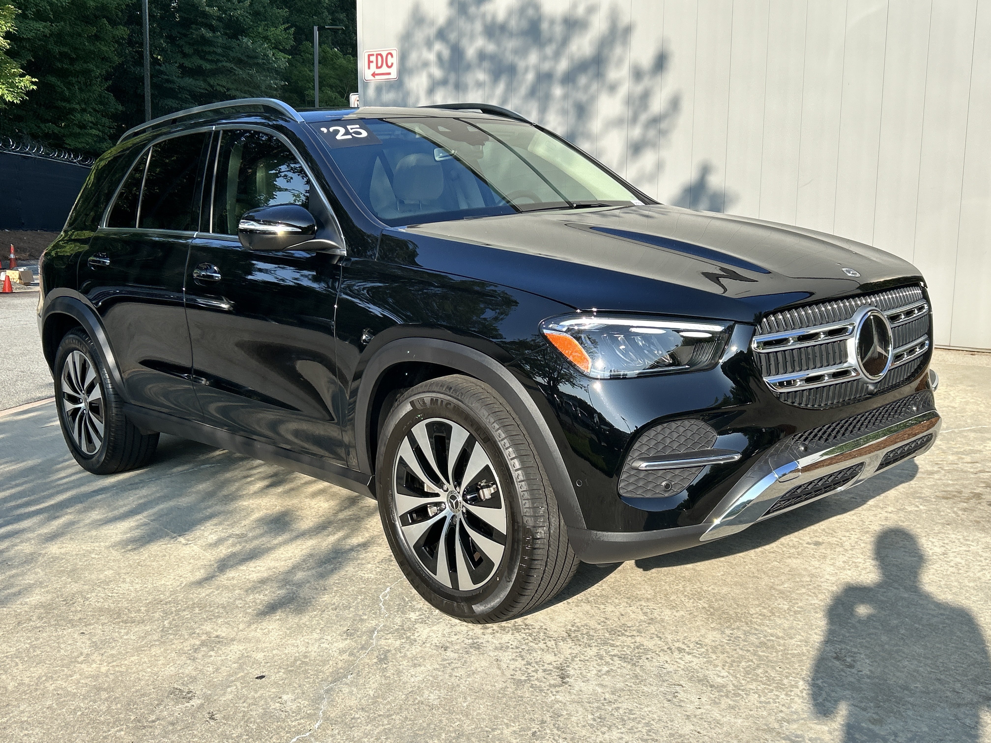 Certified Used 2025 Black Mercedes-Benz GLE 350 SUV image 4