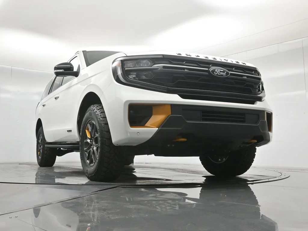 New 2026 Star White Metallic Tri-Coat Ford Tremor image 44