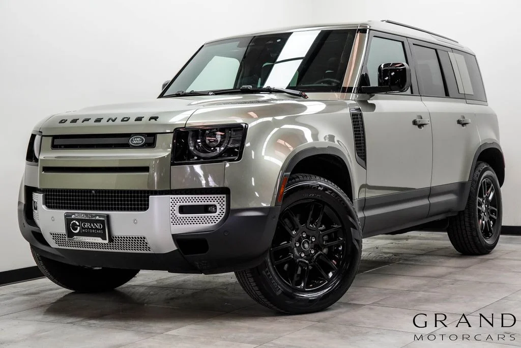2025 Land Rover Defender 110 S P300's photo