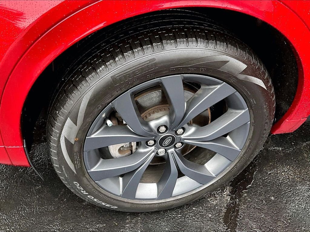 Used 2023 Red Land Rover SE R-Dynamic image 7