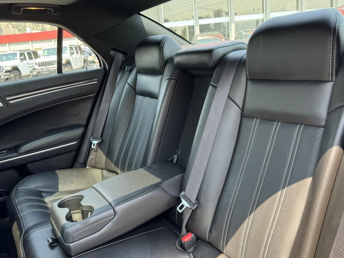 Used 2021 Black Chrysler S V6 Awd image 22