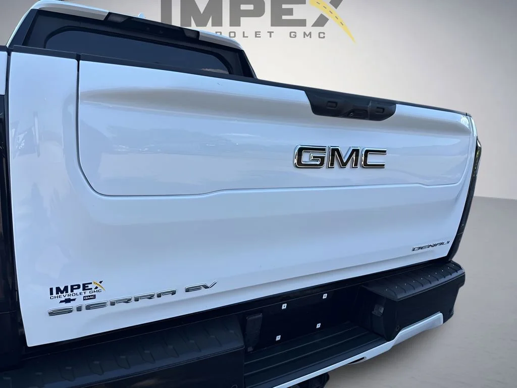 Used 2025 Summit White GMC Extended Range Denali image 30