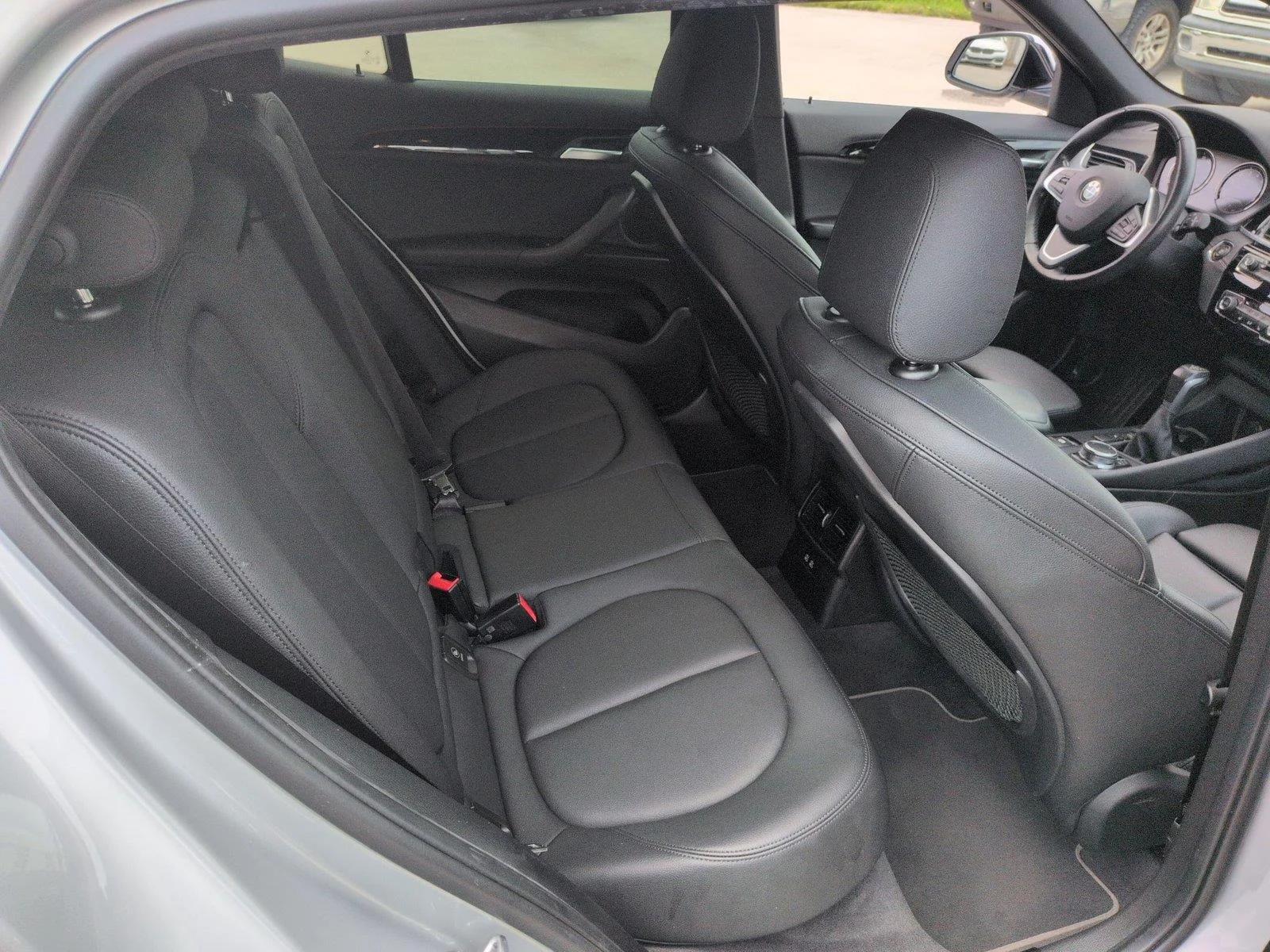 Used 2019 Glacier Silver Metallic BMW sDrive28i image 37
