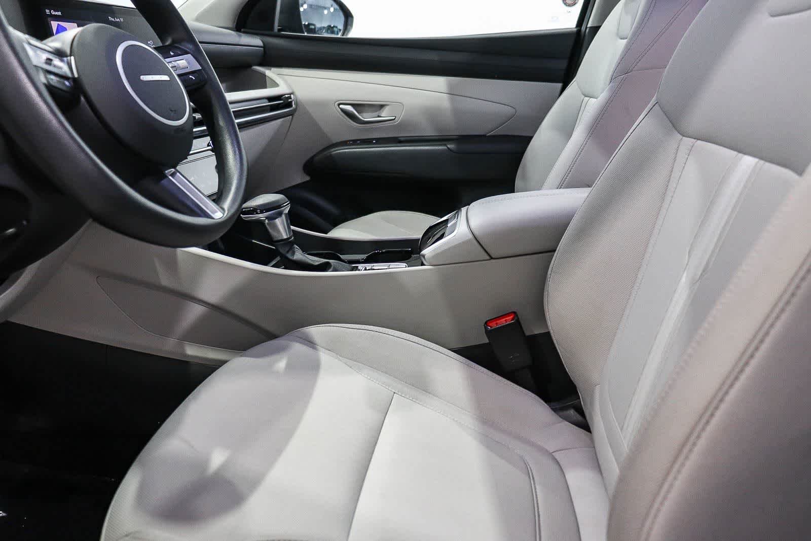 Used 2025 Phantom Black Hyundai SEL image 17