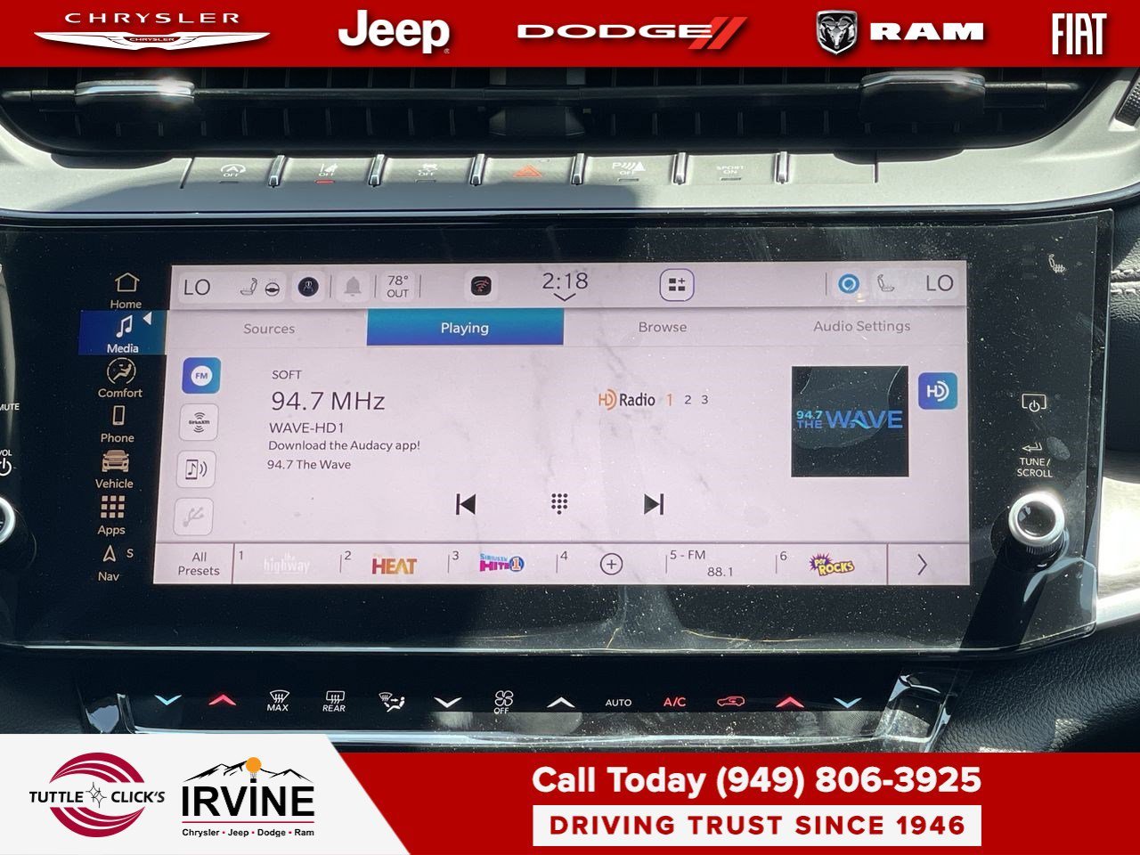New 2026 Bright White Clear-Coat Exterior Paint Jeep Laredo Altitude image 14