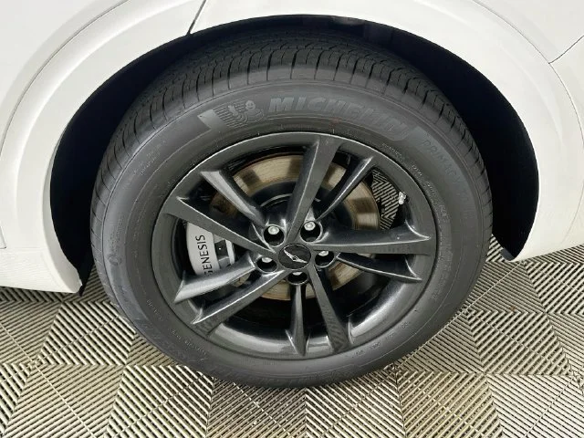 New 2027 White Genesis 2.5T Select image 23