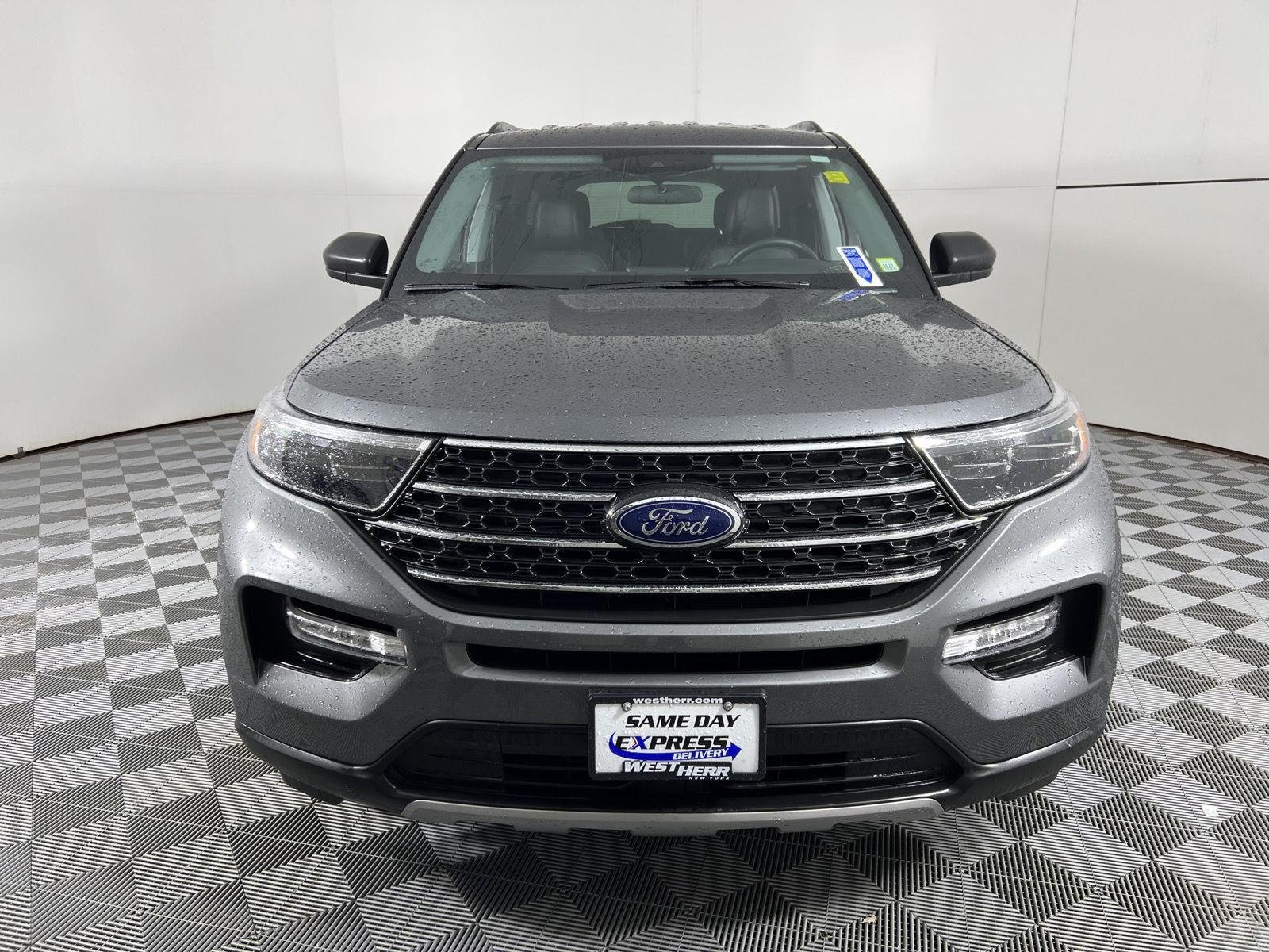 Used 2023 Gray Metallic Ford XLT image 5