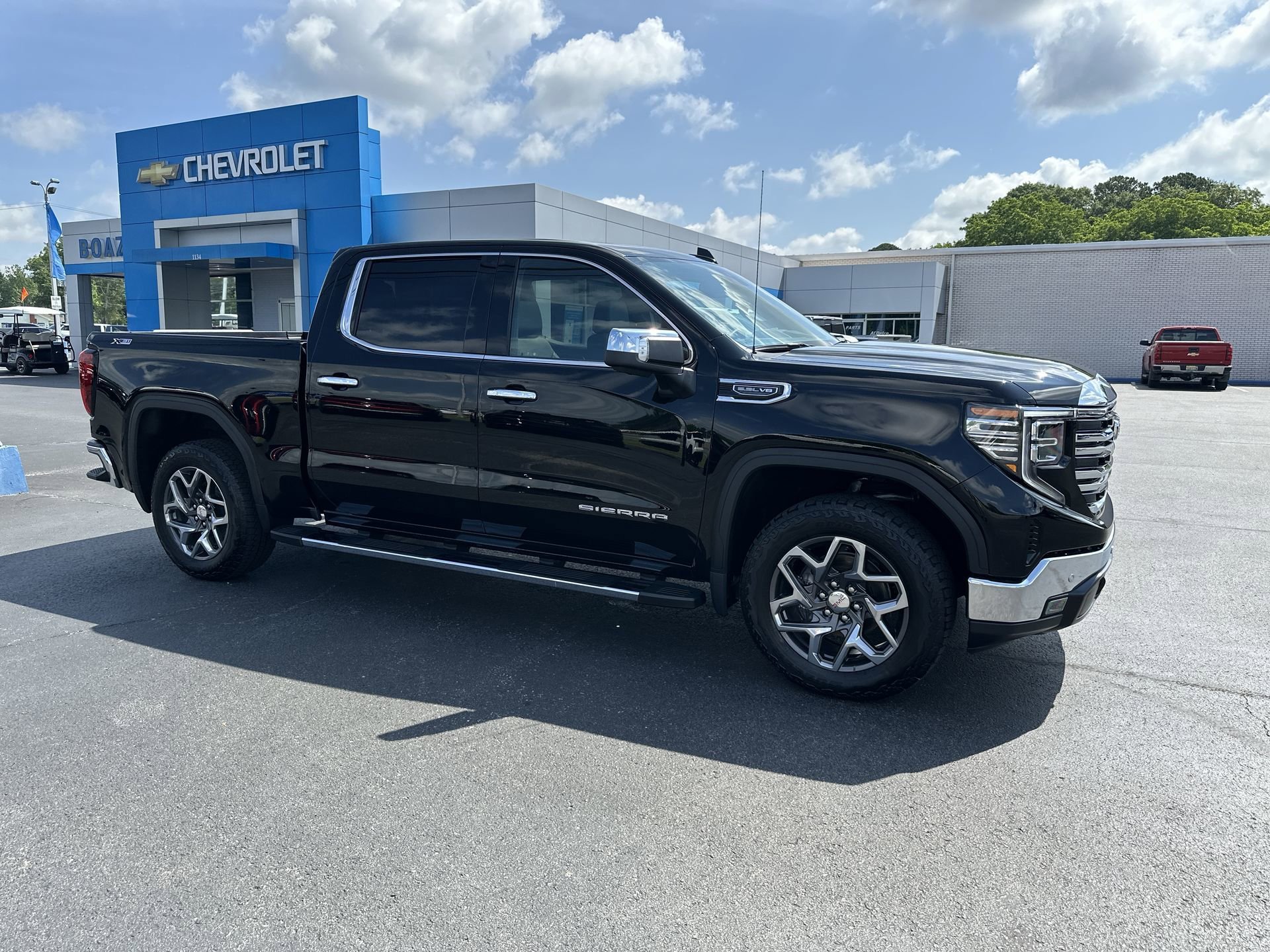 2024 GMC Sierra 1500 SLT
