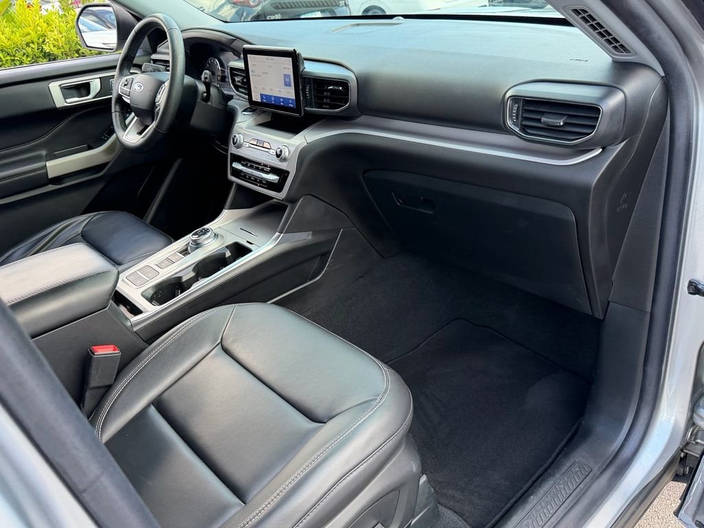 Used 2023 Silver Ford XLT image 17