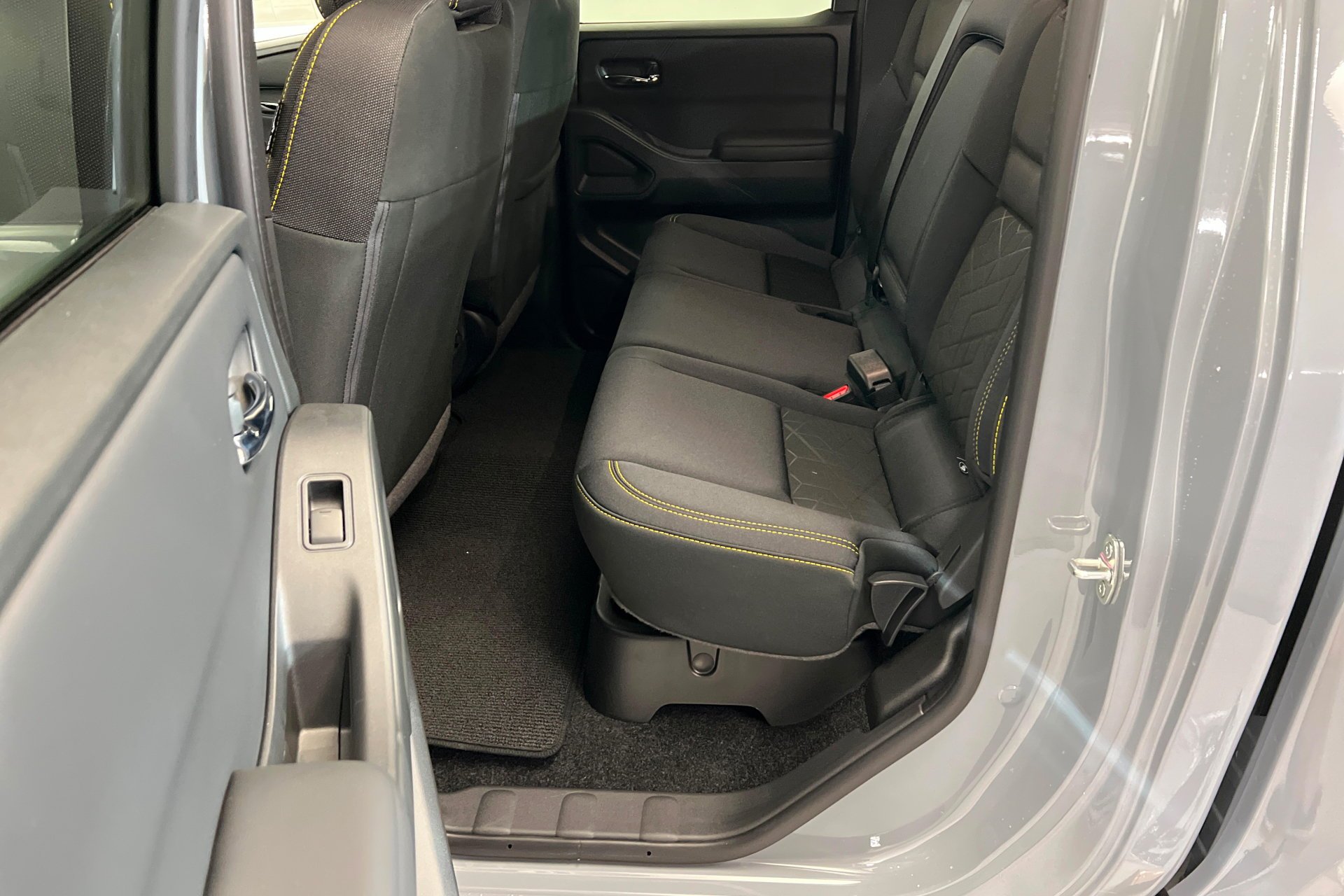 New 2027 Boulder Gray Pearl Nissan Crew Cab SV image 22