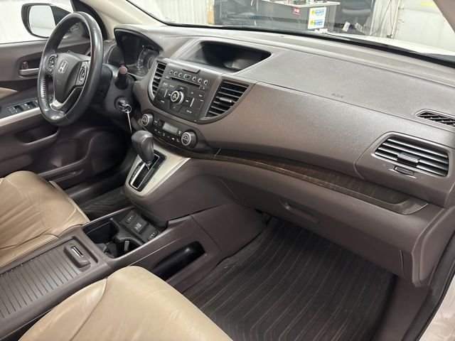 Used 2014 White Honda EX-L image 31