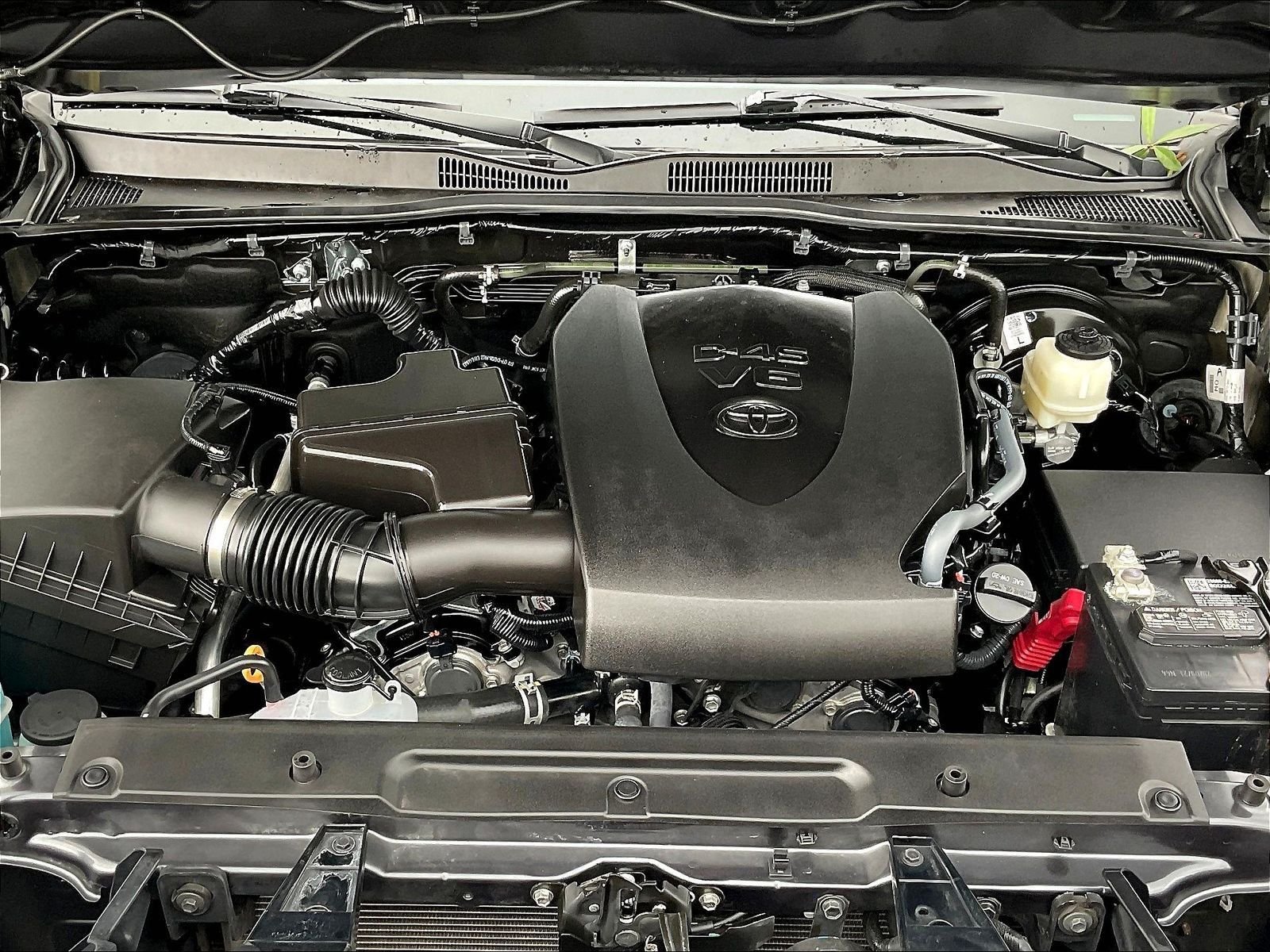 Used 2022 Gray Toyota SR5 image 32