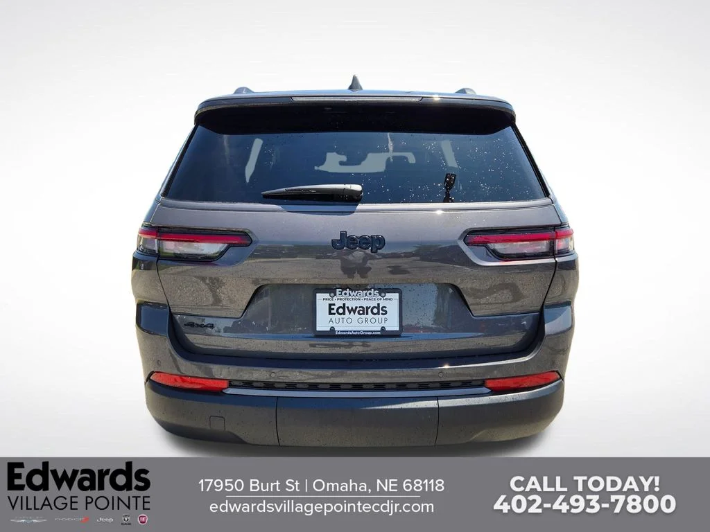 New 2026 Baltic Gray Metallic Clear-Coat Exterior Paint Jeep Laredo image 4