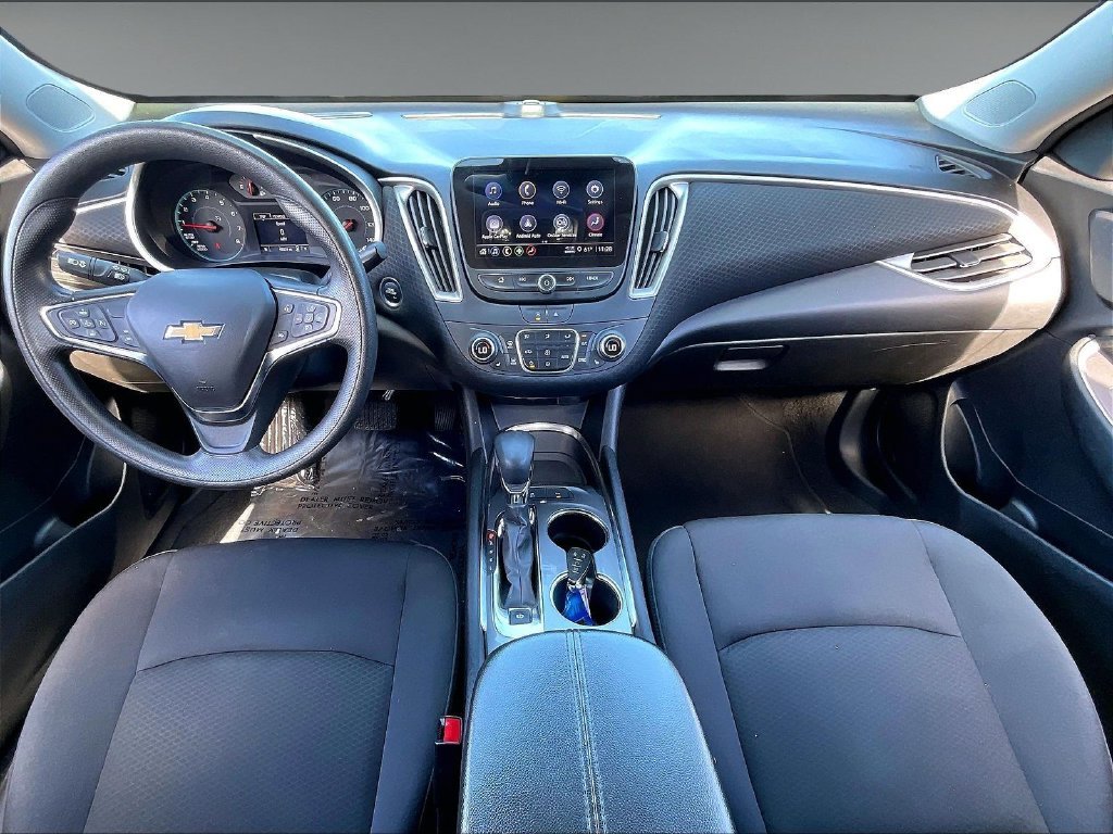 Used 2025 Mosaic Black Metallic Chevrolet LT image 20