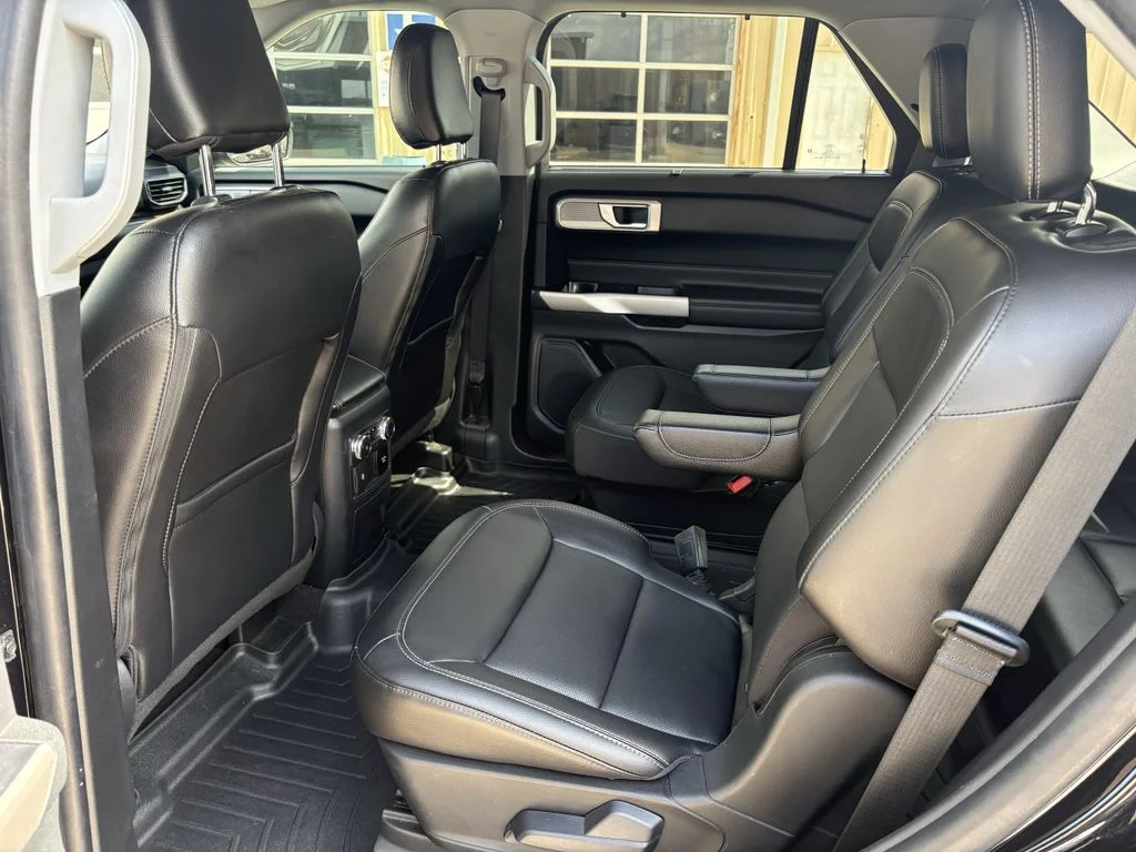 Used 2022 Black Metallic Ford Limited image 25