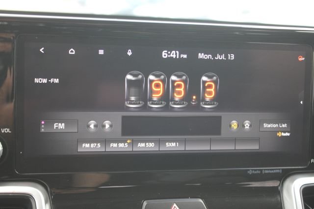 Used 2022 Red Kia S image 7