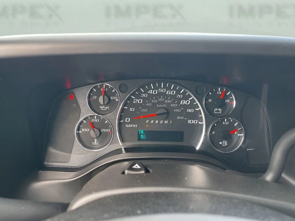Used 2023 Summit White Chevrolet WT image 15