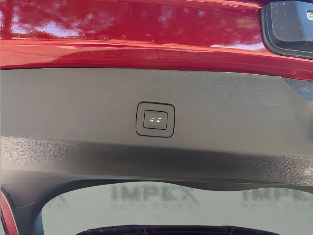 Used 2023 Cinnabar Metallic Buick Select image 28
