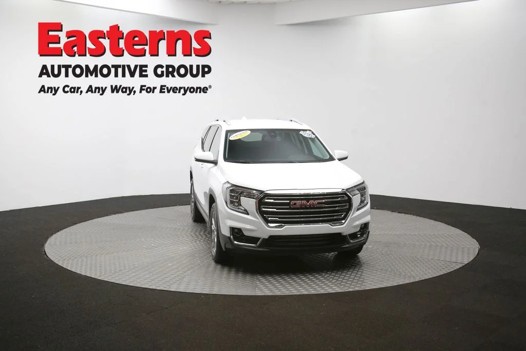 Used 2024 White GMC SLT image 51