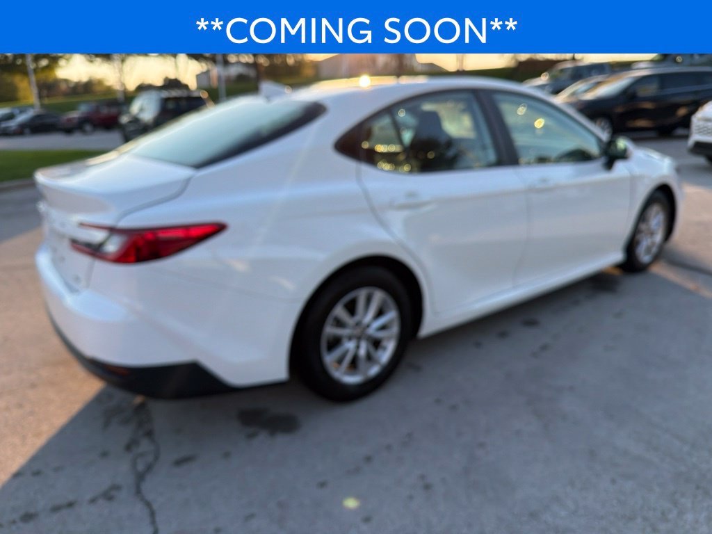 Used 2025 White Toyota LE image 5