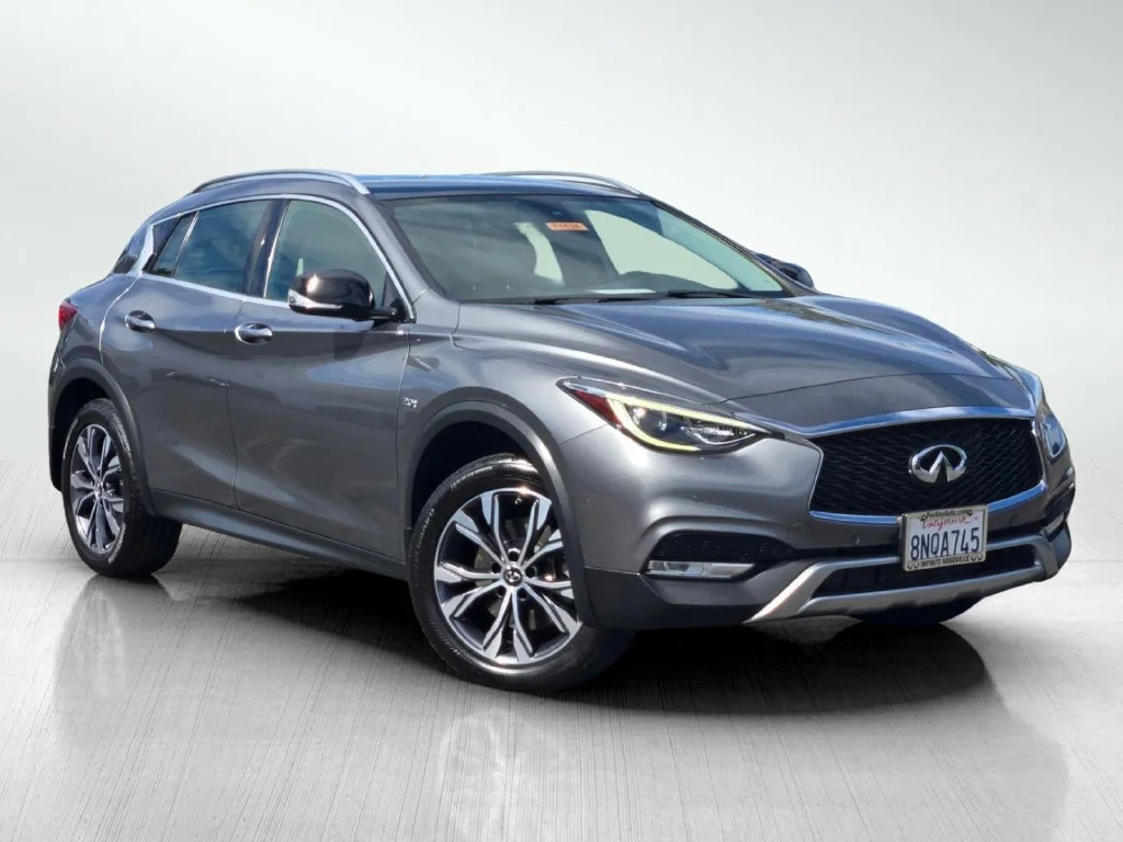 2017 INFINITI QX30
