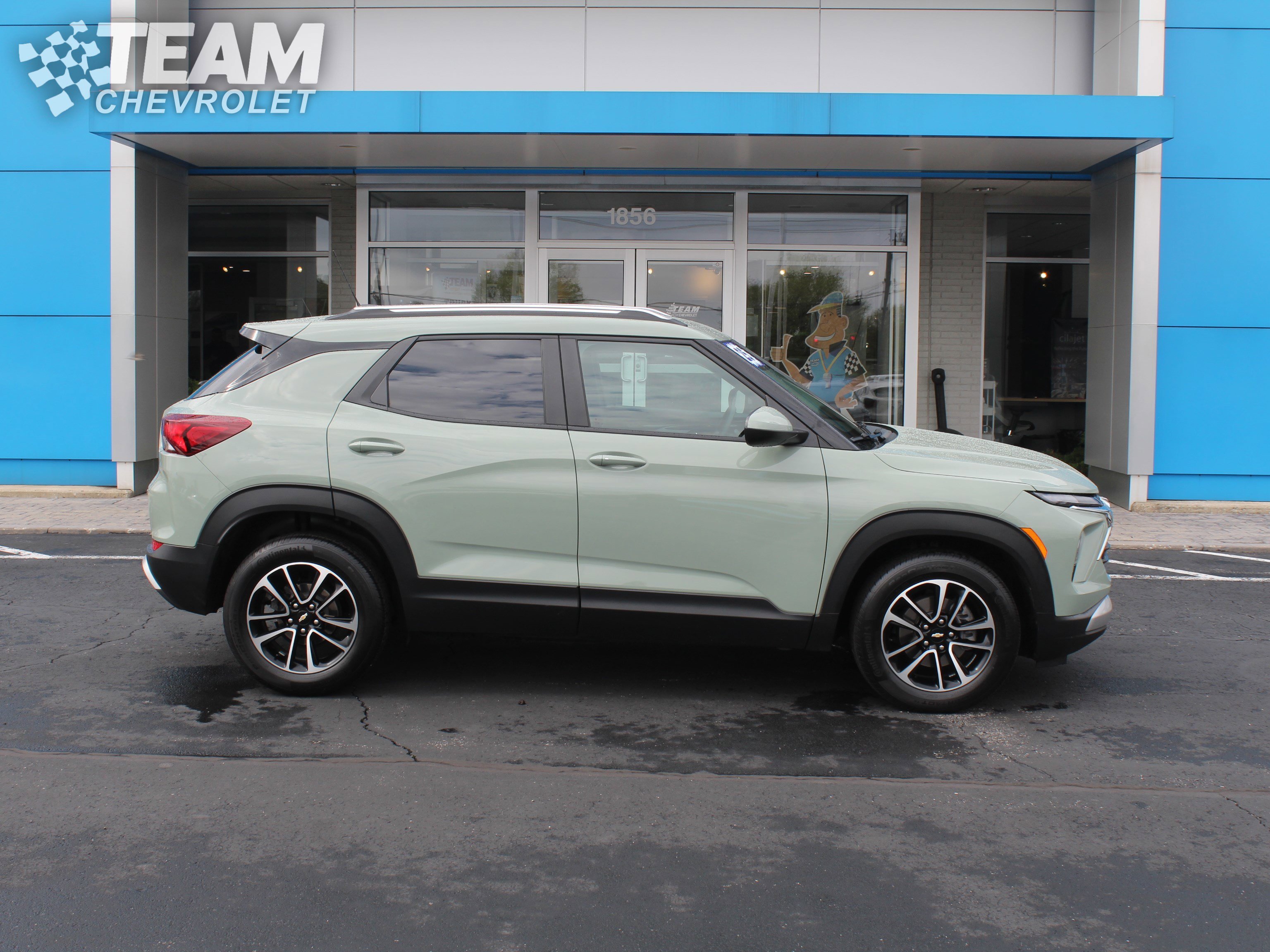 Used 2025 Cacti Green Chevrolet LT image 3