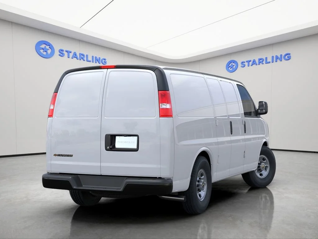 New 2025 Summit White Chevrolet 1WT image 5